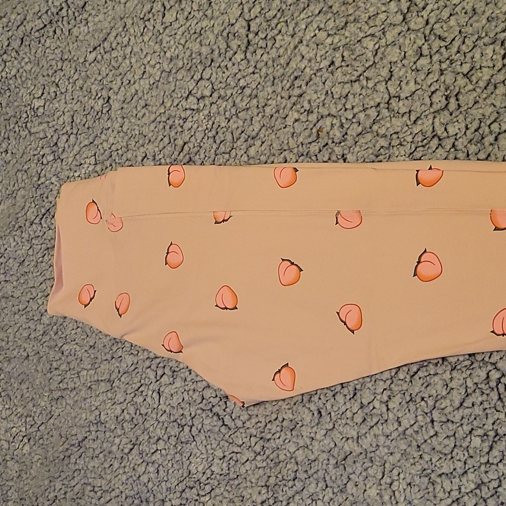 Victoria Secret "peach" Leggins